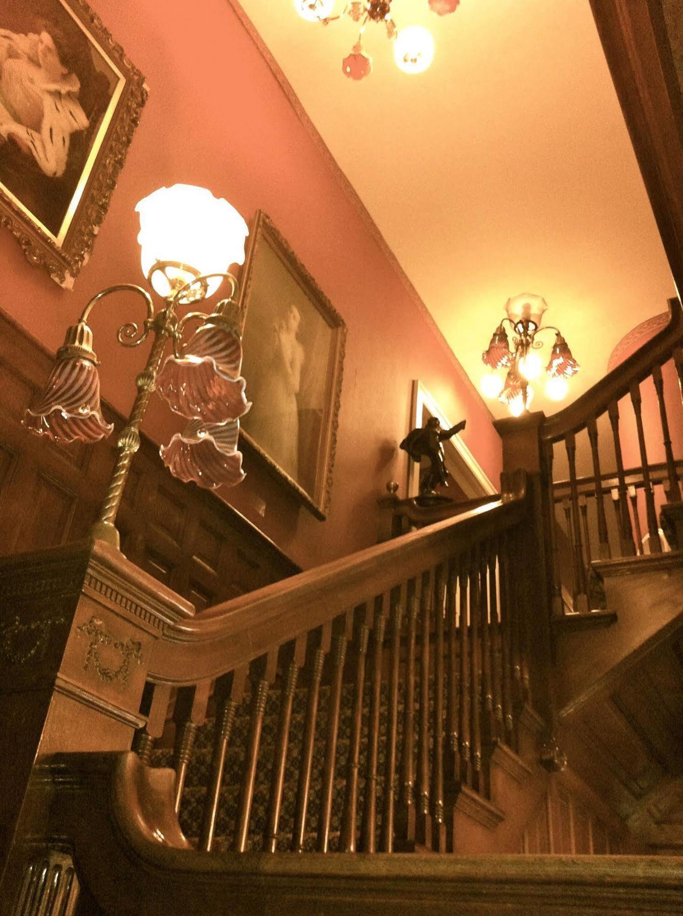 The Redstone Inn And Suites Dubuque Extérieur photo